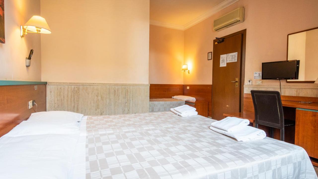Hotel Center 3 Рим Экстерьер фото