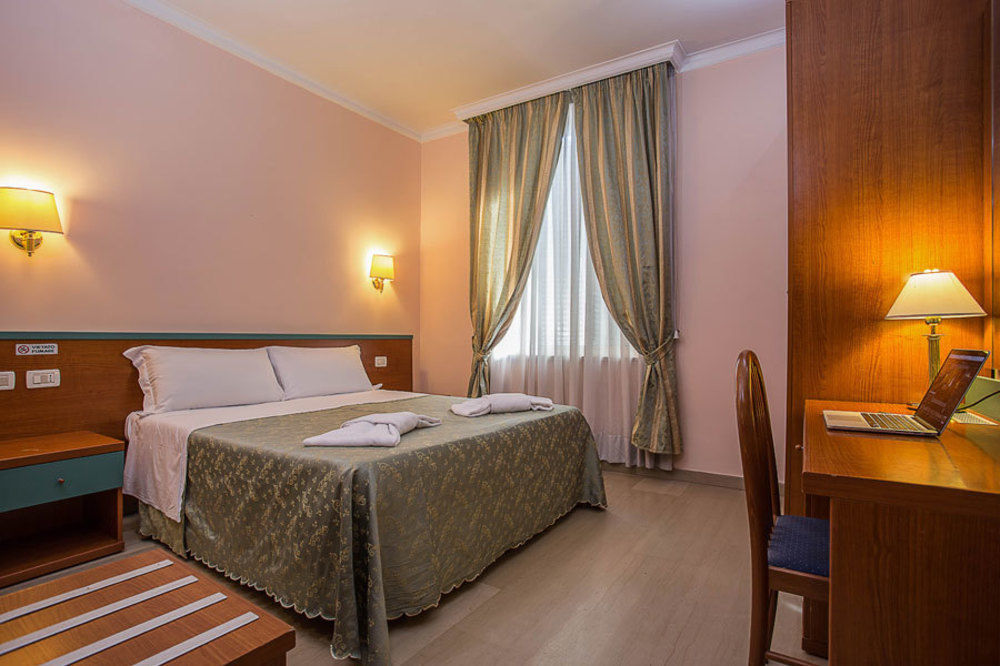 Hotel Center 3 Рим Экстерьер фото