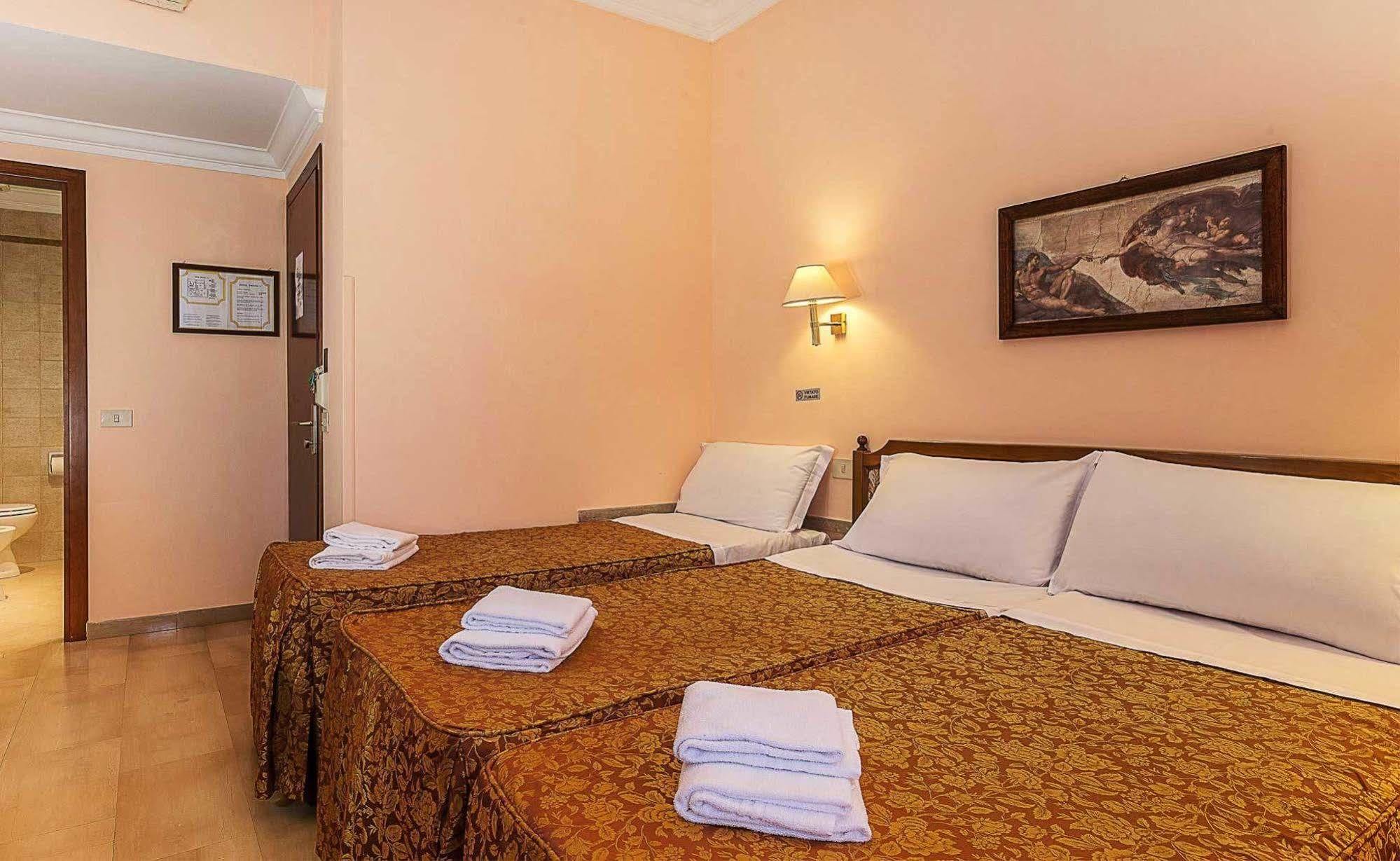 Hotel Center 3 Рим Экстерьер фото